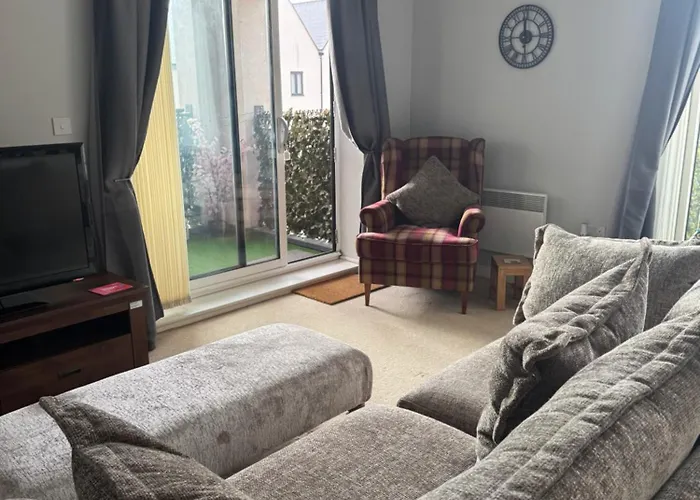Beautiful 2 Bedroom Apartment In Lawley Village